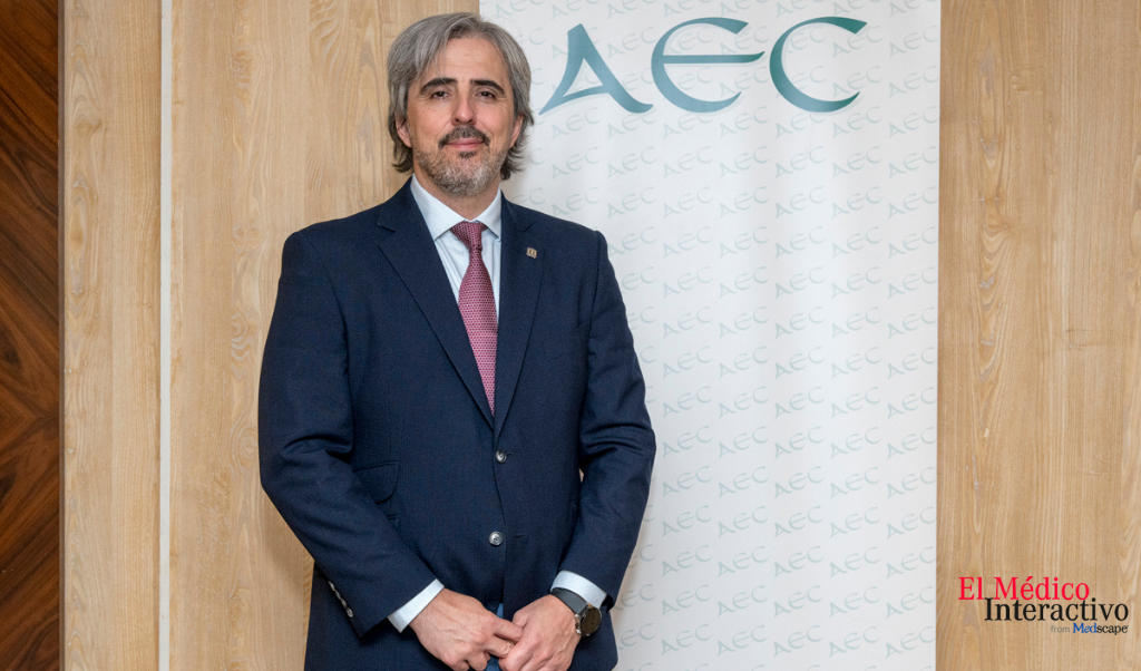 El Médico Interactivo entrevista al Dr. Balibrea, secretario del Comité Científico de la Asociación Española de Cirugía (AEC), sobre el uso de gafas inmersivas en cirugía